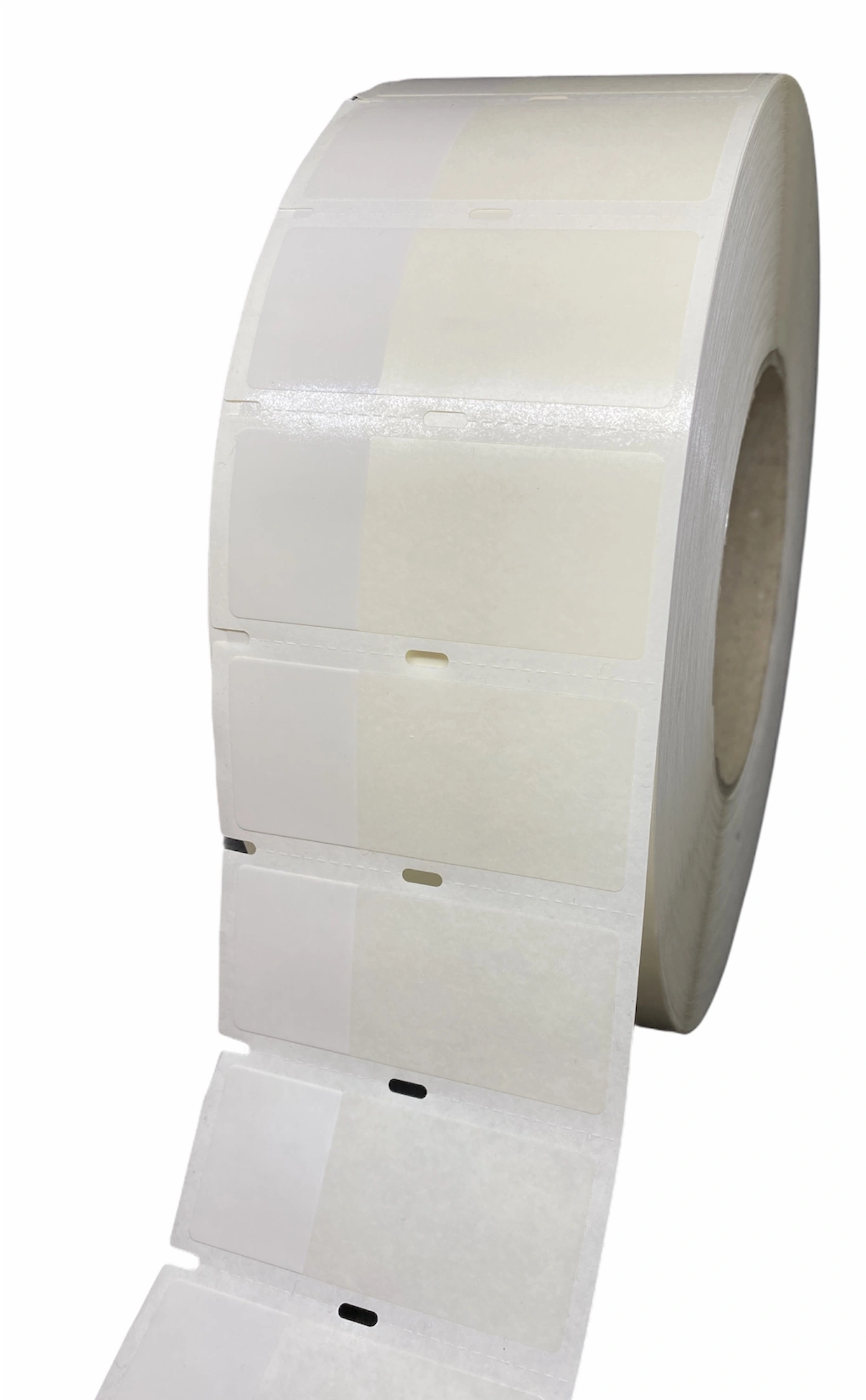 32 00084 - Plastová Etiketa 57 mm x 25 mm, 1 - Produkcia, Polyvinylchlorid Outdoor, Samolaminovacia, Transparentná a biela, Dutinka 76 mm, 3000 ks/kotúč, Silné lepidlo