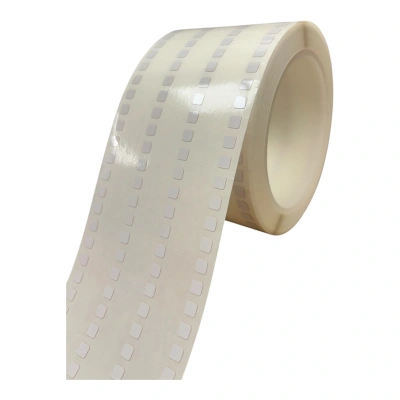 32 01243 – Etiketa 5 mm x 5 mm, 4 – Produkcia, Polyimid, Biela, Dutinka 76 mm, 10000 ks/kotúč, Extra silné lepidlo, B – 727 / THT Brady kompatibilná